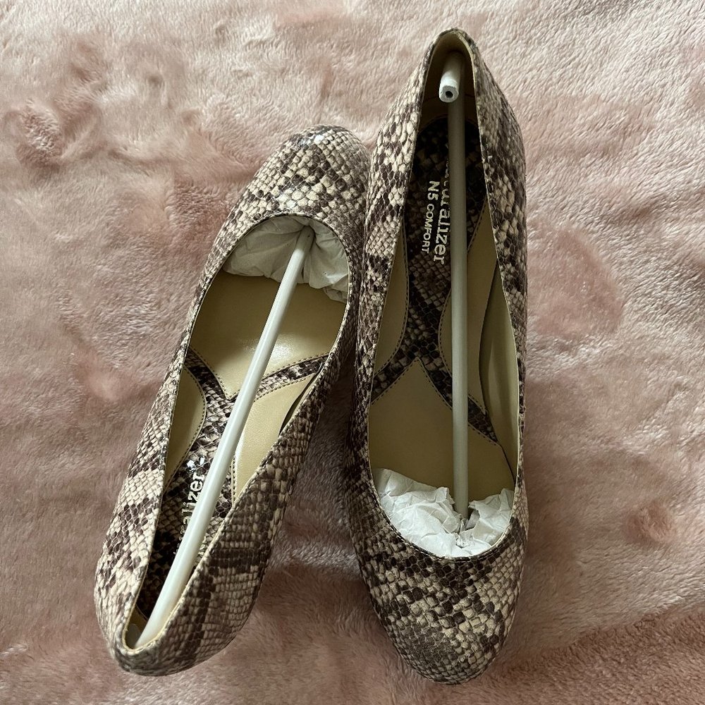 Naturalizer snake print pumps